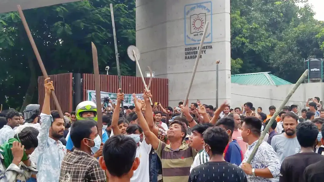 ছাত্রদল-শিবির সংঘর্ষের পর উত্তপ্ত বেরোবি, পাল্টাপাল্টি কর্মসূচিতে জড়াল দুই পক্ষ
