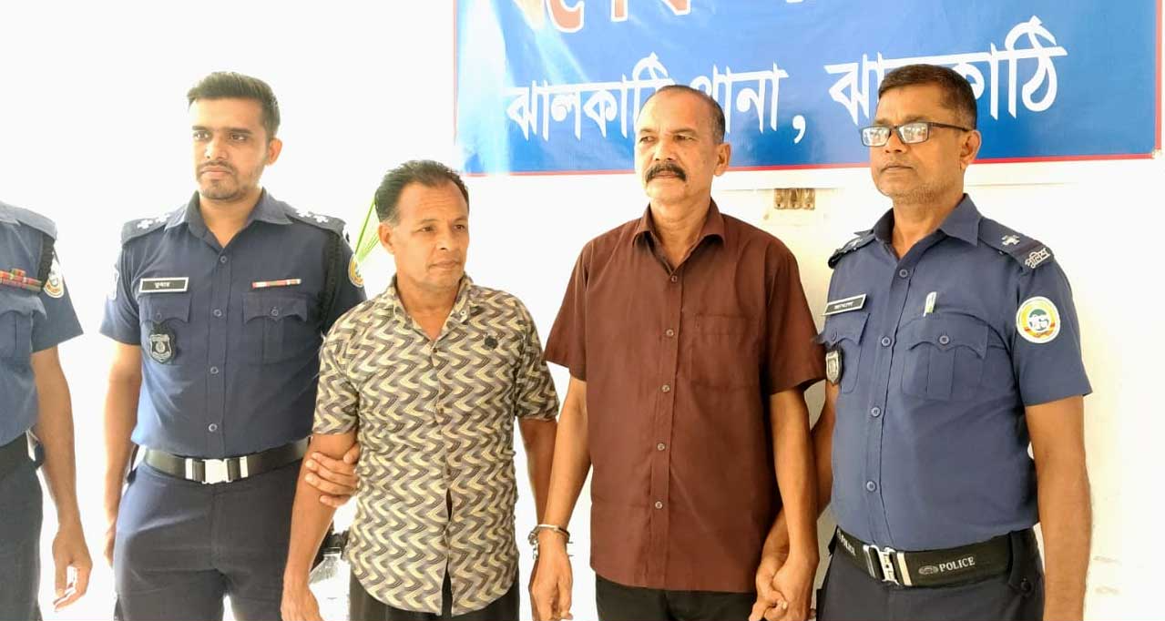 সৎ মেয়েকে ধর্ষণের অভিযোগ বাবার বিরুদ্ধে, ভিডিওর ভয় দেখিয়ে ‘ফায়দা’ নিলেন চাচাও