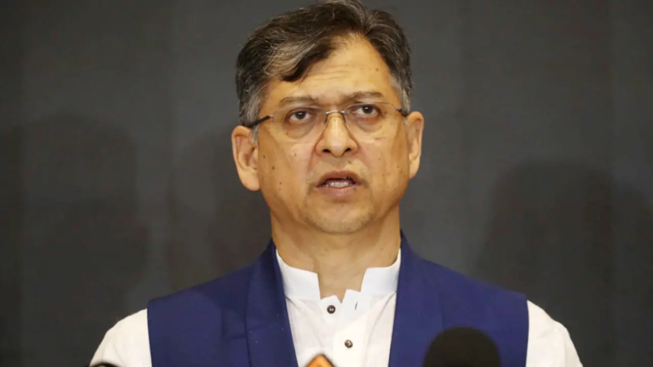 ৩১ দফা দেয়, ৩২ দফা পর্যন্ত পূরণ করে—এর নাম বিএনপি: সালাহউদ্দ...