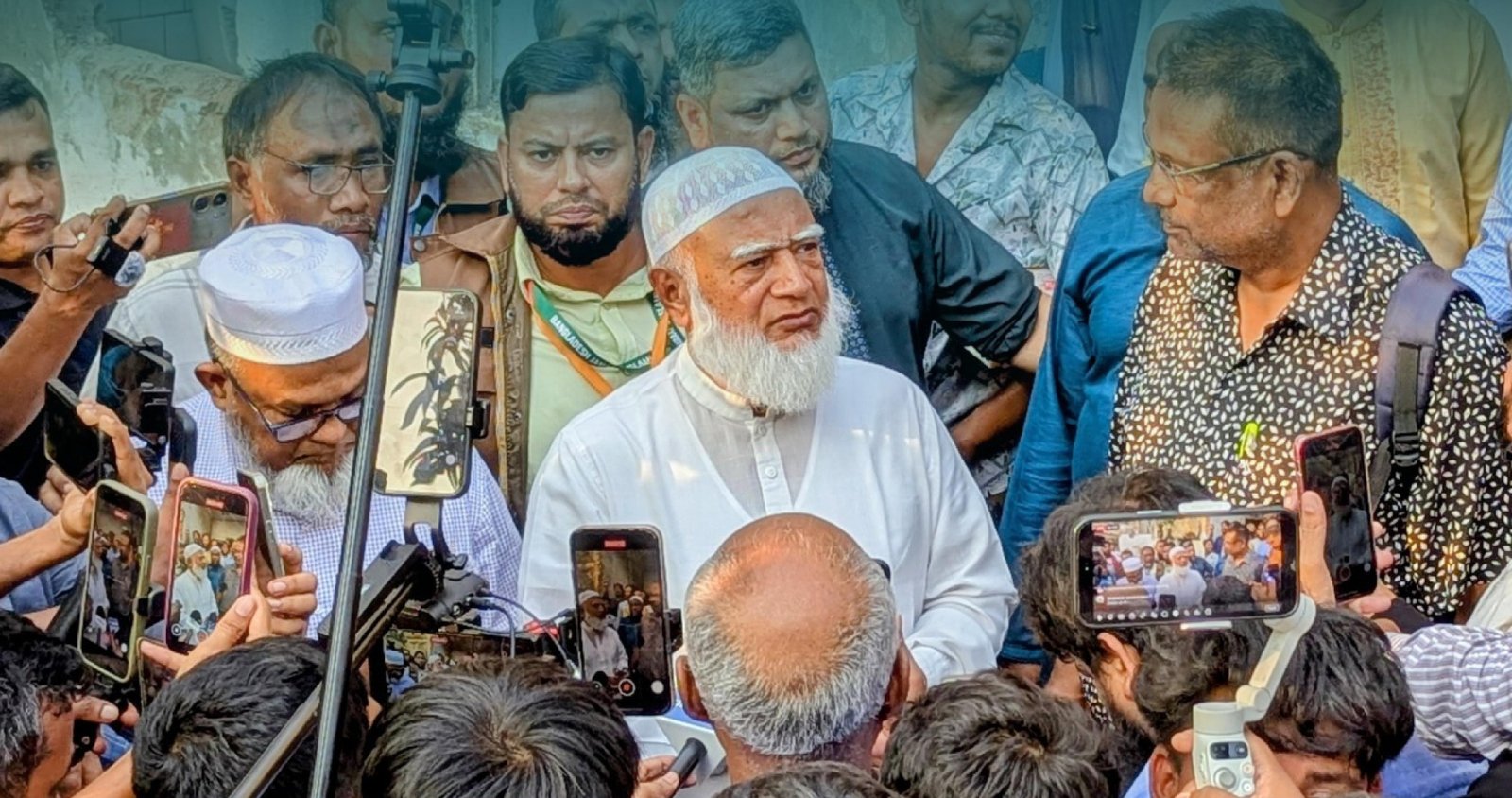 রাড্ডায় স্বাস্থ্যকেন্দ্র পুনঃপ্রতিষ্ঠায় জামায়াতের ৫০ লাখ টাকা অনুদান