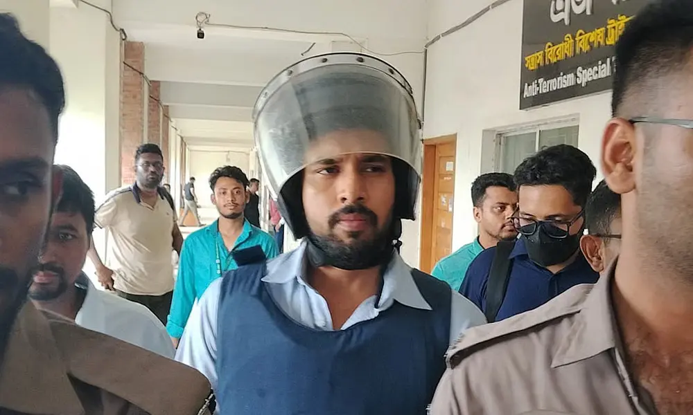 স্ত্রীর আত্মহত্যায় প্ররোচনার মামলায় জামিন পেলেন অভিনেতা জাহের আলভী