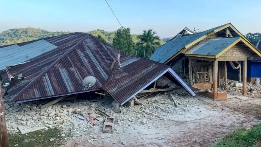ইন্দোনেশিয়ায় ৭.৭ মাত্রার ভূমিকম্প