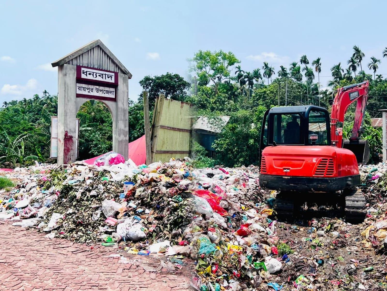 সীমান্তে ‘স্বাগত’ তোরণের নিচেই ৮ বছর ধরে ময়লার ভাগাড়, চরম দু...