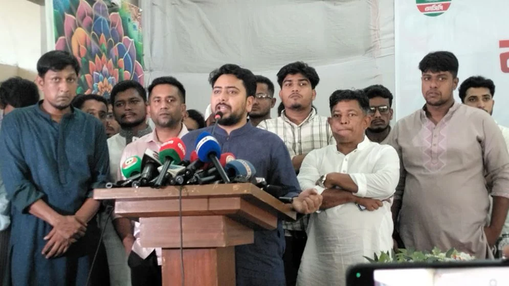 ‘আওয়ামী লীগের সন্ত্রাসনির্ভর রাজনীতির চরিত্র বদলায়নি’, নাহিদ ইসলাম